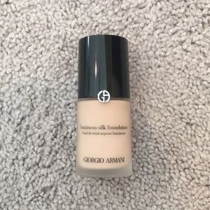 luminous silk foundation